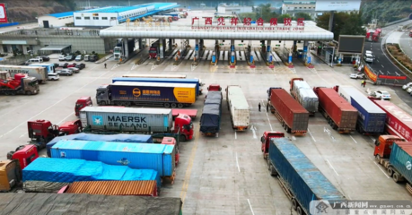 友誼關(guān)口岸客貨運(yùn)通關(guān)實(shí)現(xiàn)“開(kāi)門(mén)紅” 進(jìn)出口服務(wù)提質(zhì)增效促發(fā)展